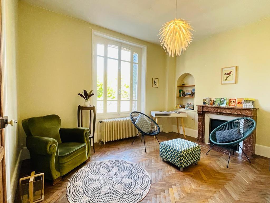 Charmante Maison Bourguignonne Avec Grand Jardin Et Parking 蒙巴尔 外观 照片